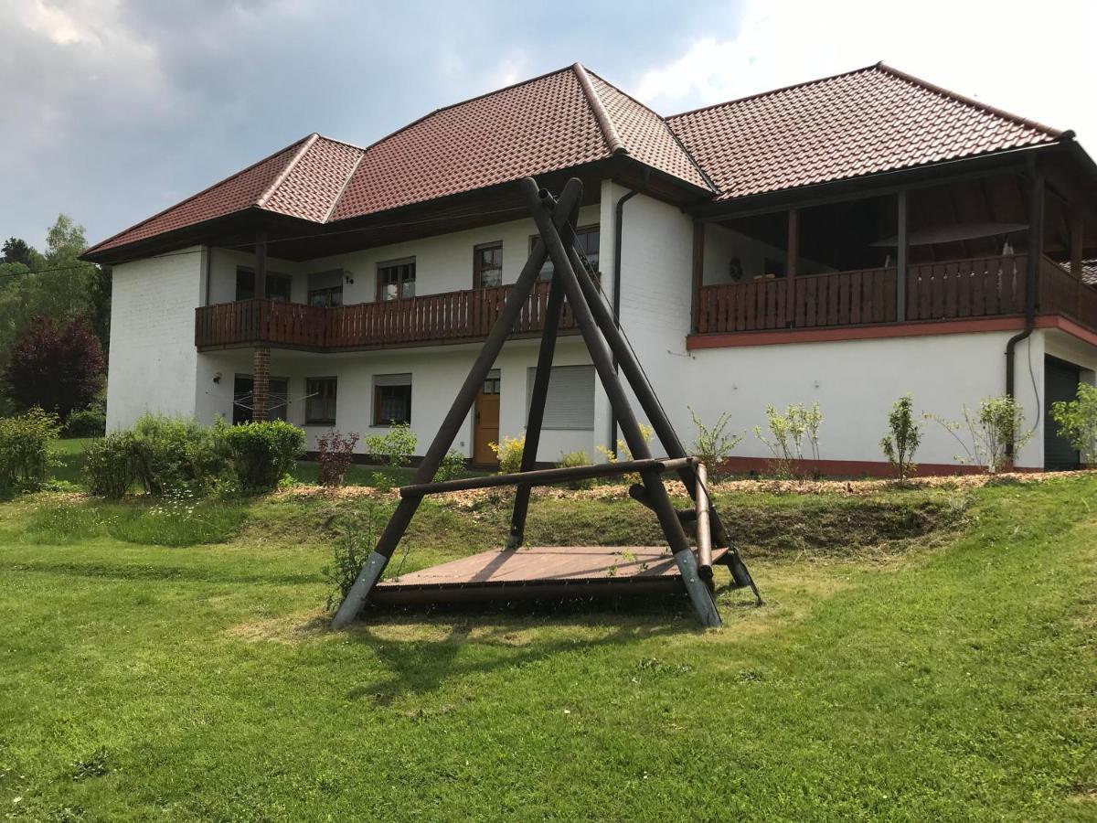 B&B Neuses Am Brand Sonnefeld Exteriör bild